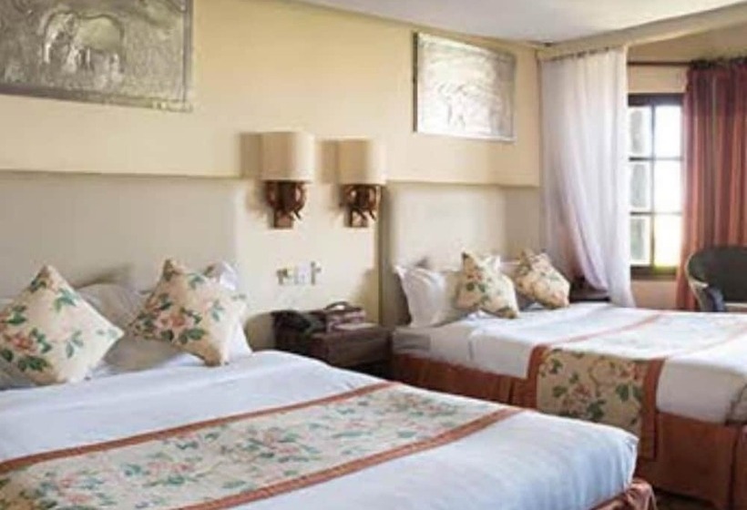 هتل Kibo Villaamboseli