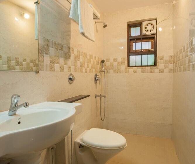 פנסיון Mistral Holidays