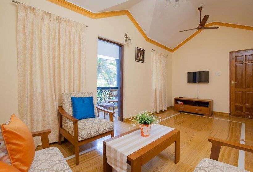 פנסיון Mistral Holidays