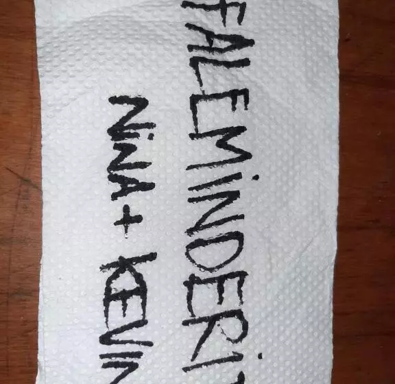 ユースホステル Guest House Pashollari