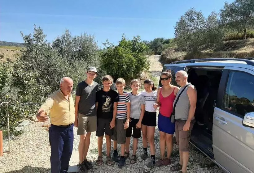 ユースホステル Guest House Pashollari