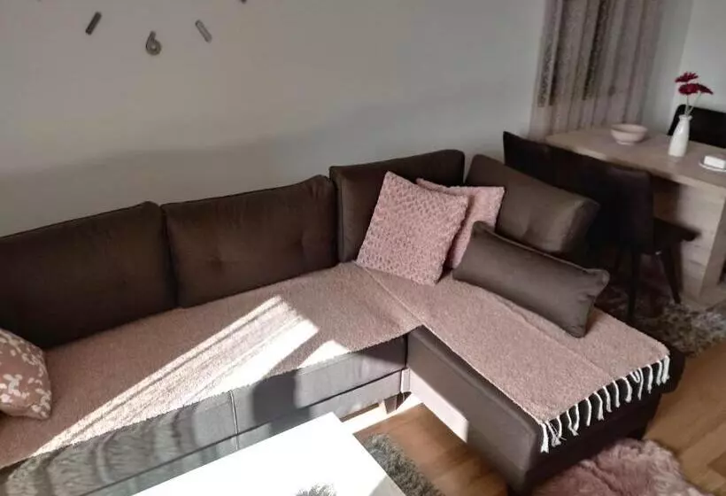 Apartman Nana Svetogorska 19 ,stan 17