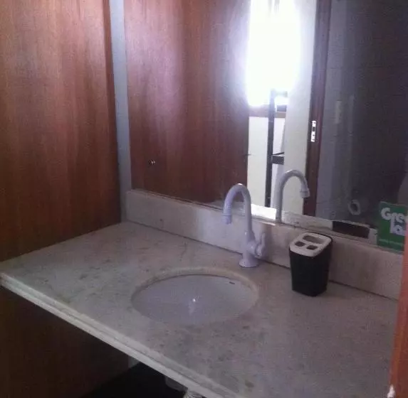 Apto Em Condomínio Brisas Do Amor