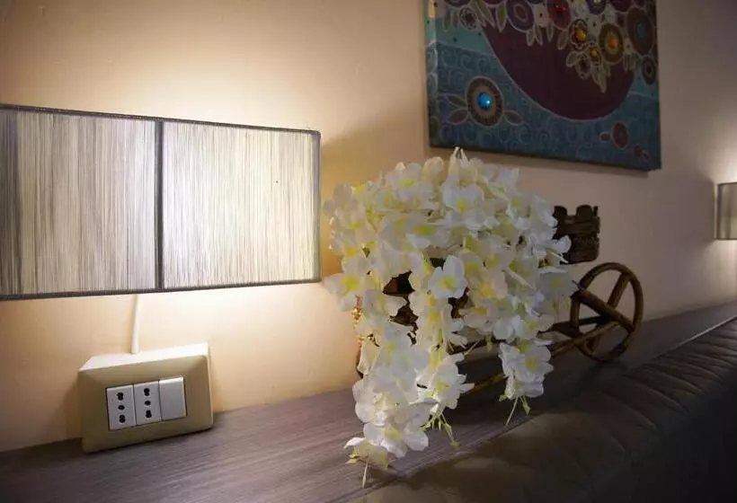 تختخواب و صبحانه Blue Hive