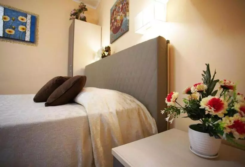 تختخواب و صبحانه Blue Hive