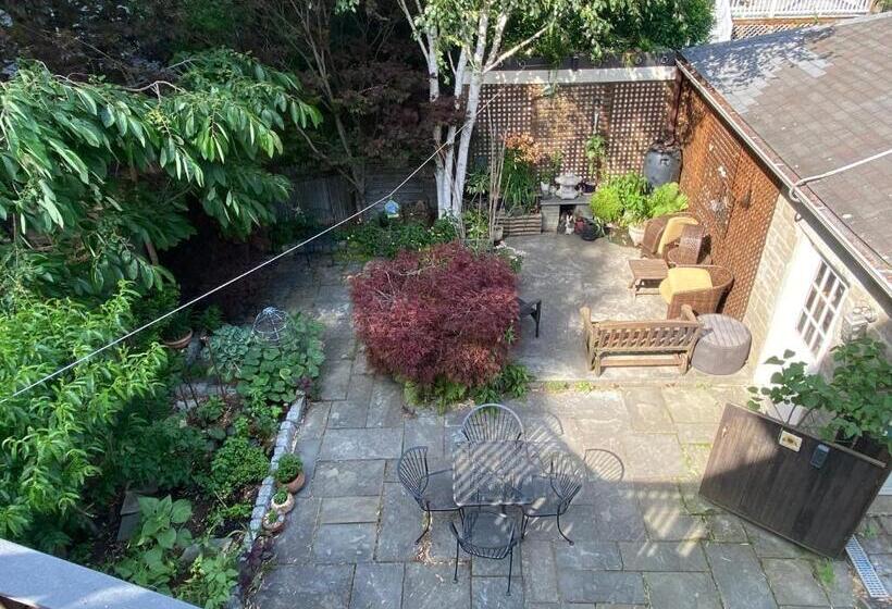 Bed and Breakfast Northey Street House