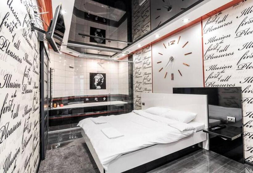 Opera Center Hotel & Apartments