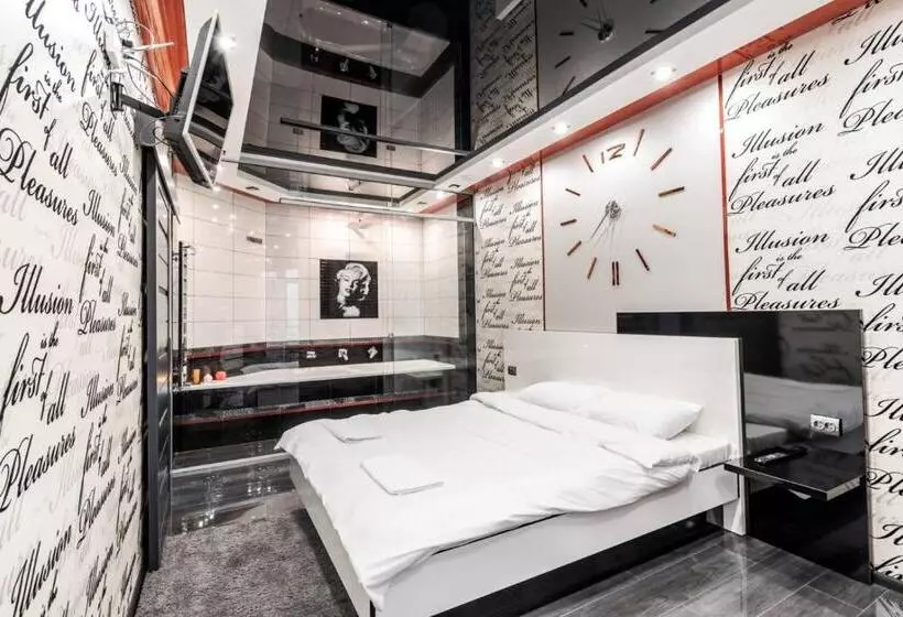 Opera Center Hotel & Apartments