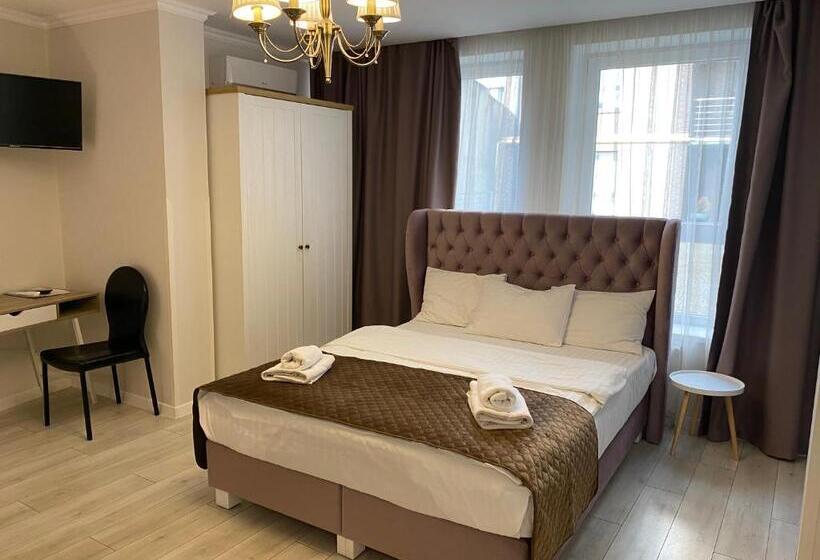 Opera Center Hotel & Apartments