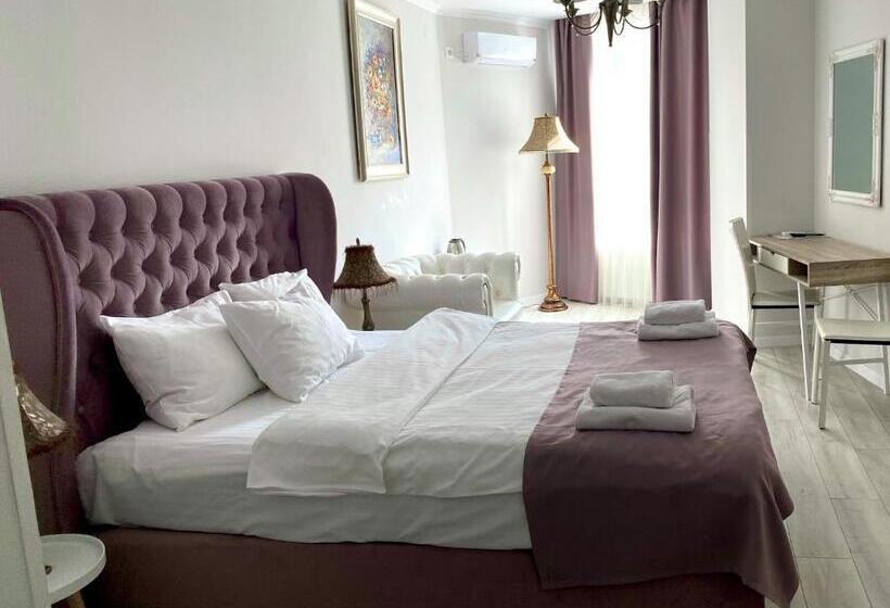 Opera Center Hotel & Apartments