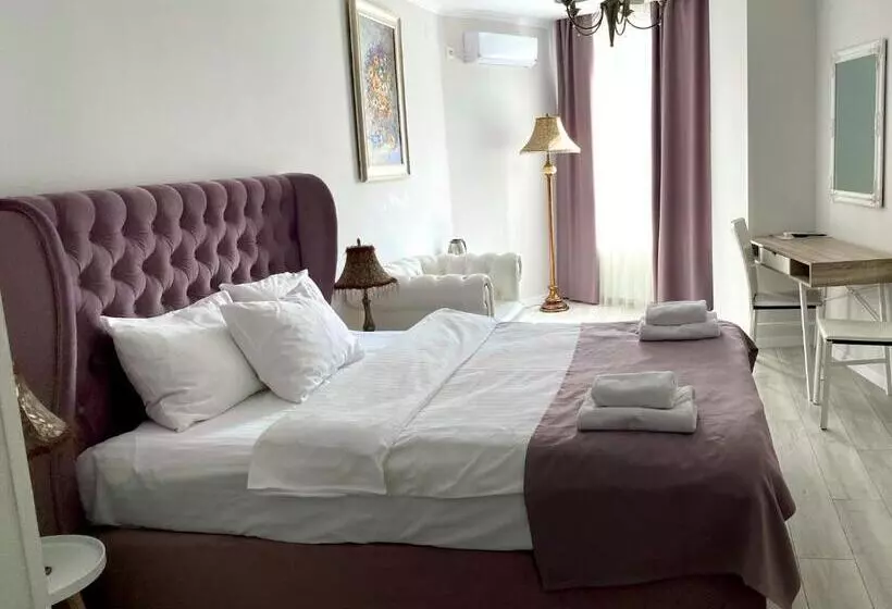 Opera Center Hotel & Apartments