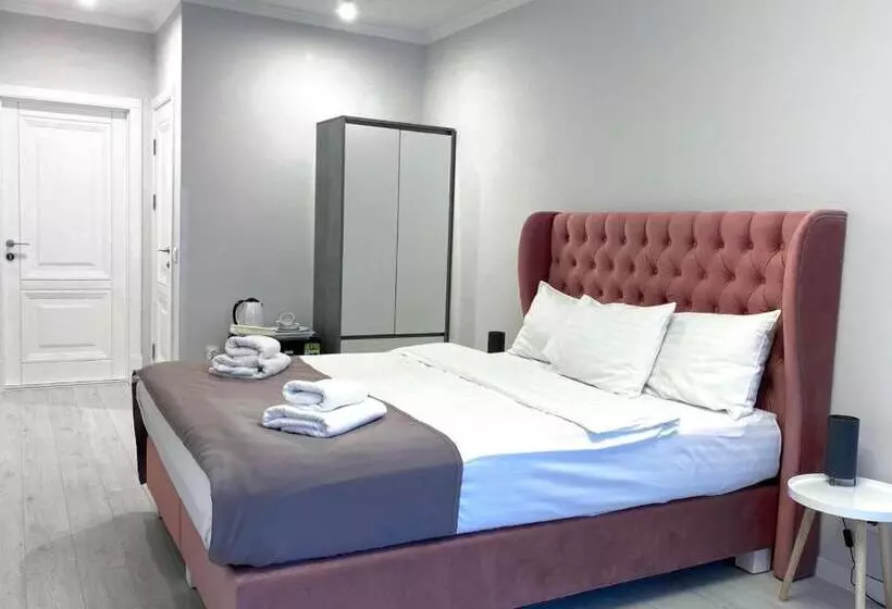 Opera Center Hotel & Apartments