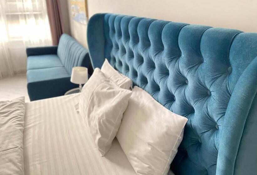 Opera Center Hotel & Apartments