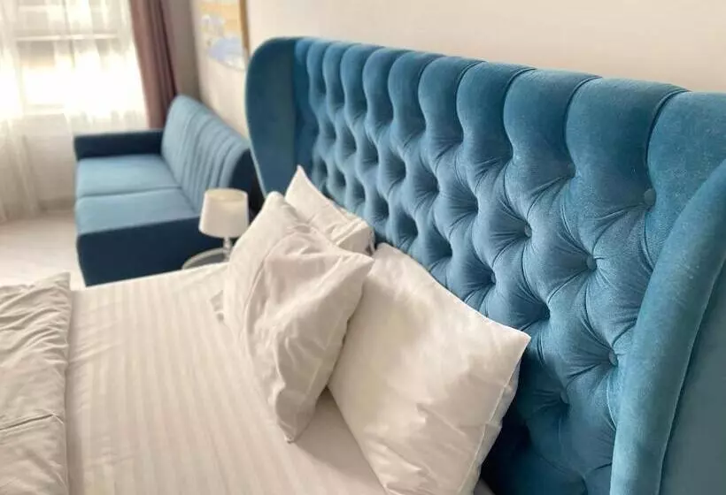 Opera Center Hotel & Apartments