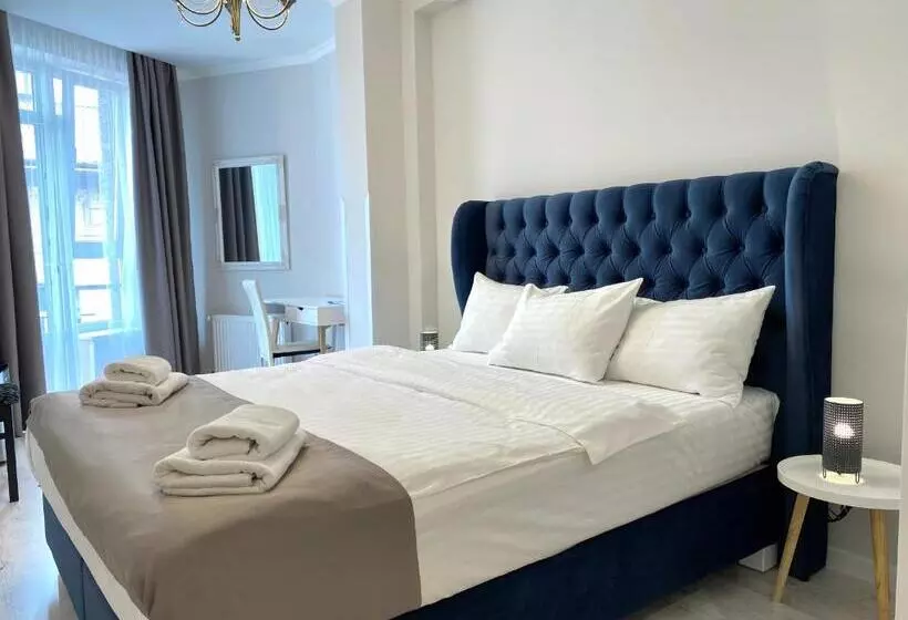 Opera Center Hotel & Apartments