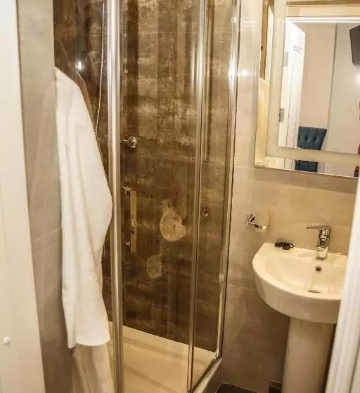 Opera Center Hotel & Apartments