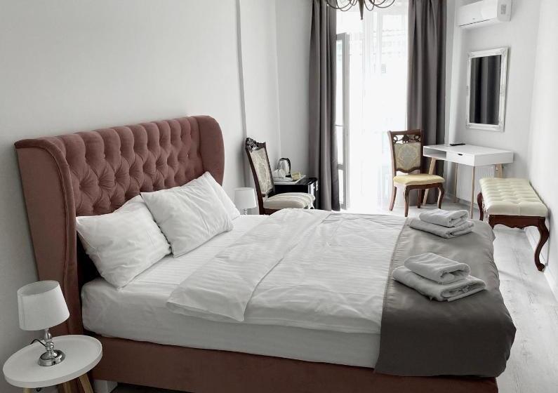 Opera Center Hotel & Apartments