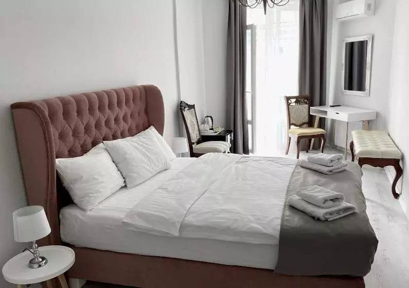 Opera Center Hotel & Apartments