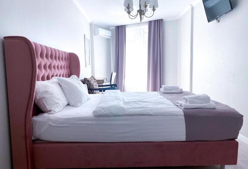 Opera Center Hotel & Apartments