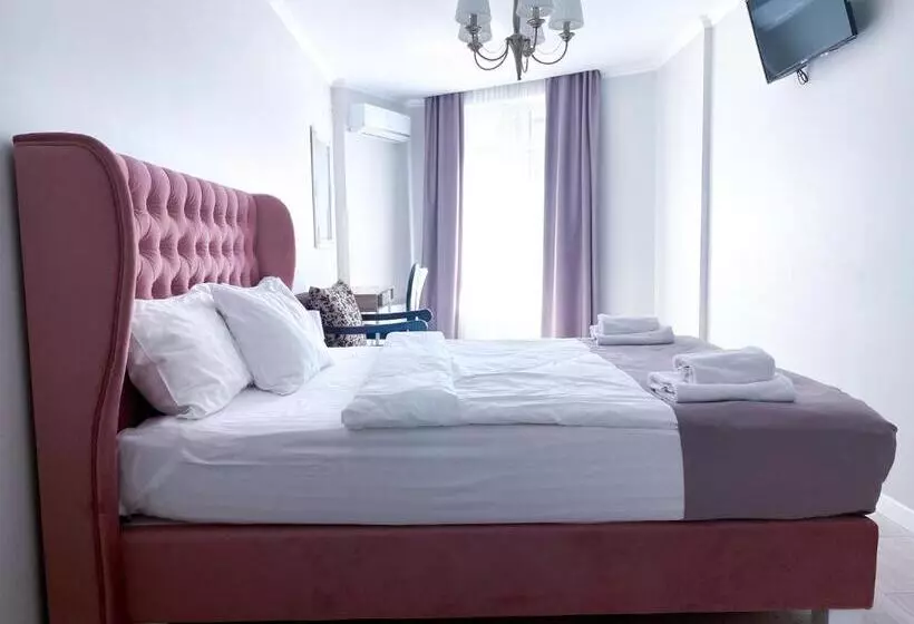 Opera Center Hotel & Apartments