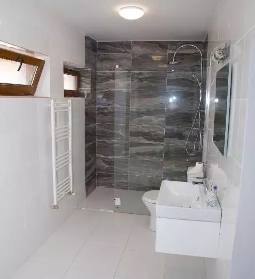Pensiune Cosbuc Residence & Villa