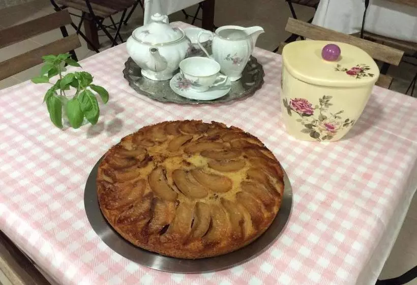 Majatalo Sunflower Himara