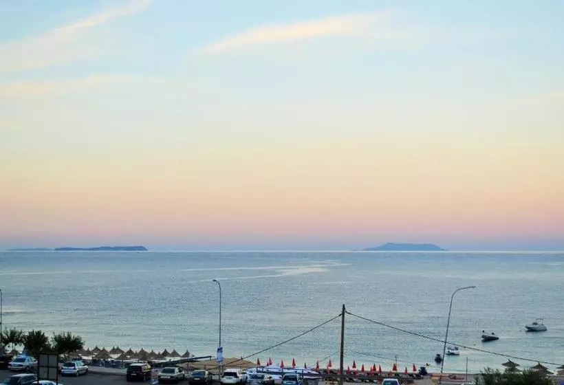 Majatalo Sunflower Himara