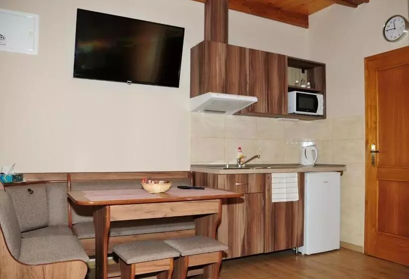 ペンション Néró Apartman
