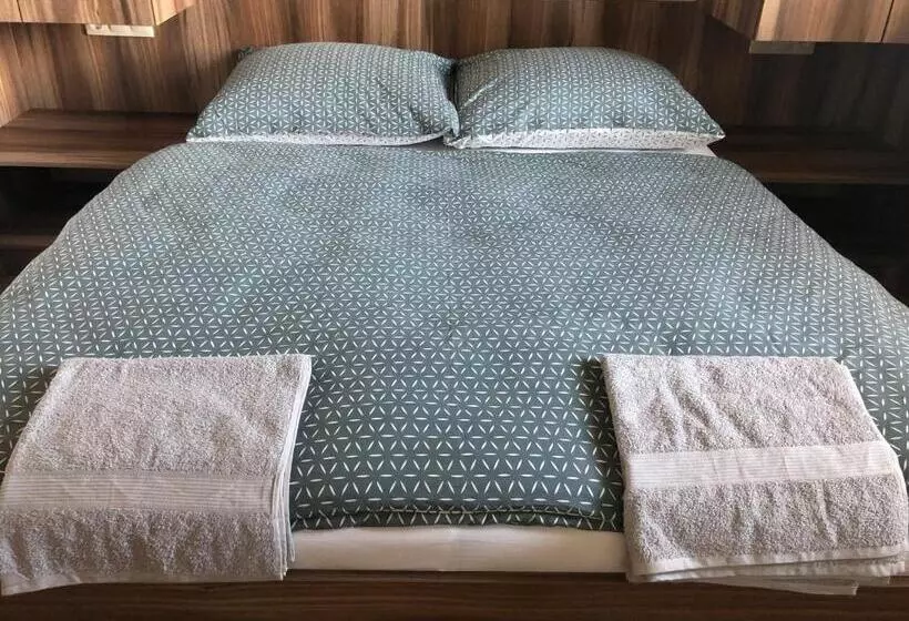 ペンション Néró Apartman