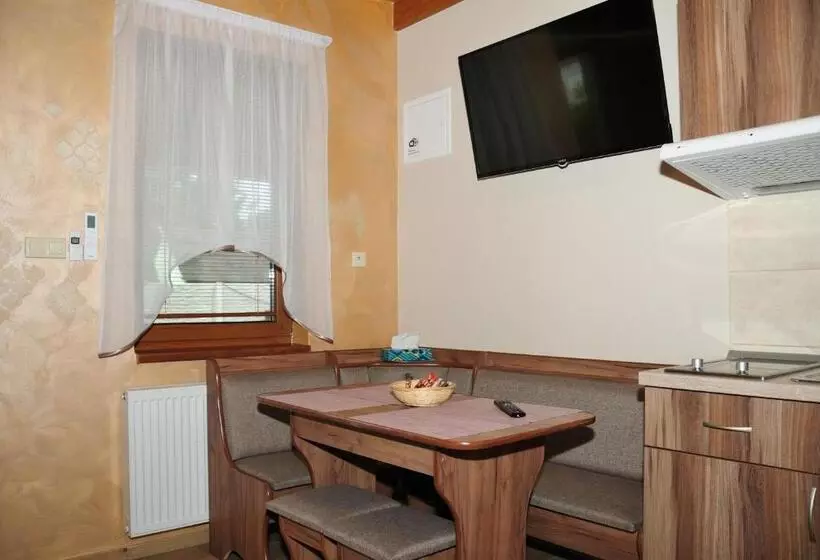 ペンション Néró Apartman