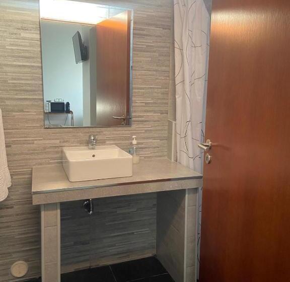 پانسیون Rm Newhost 2015 / Casadochico