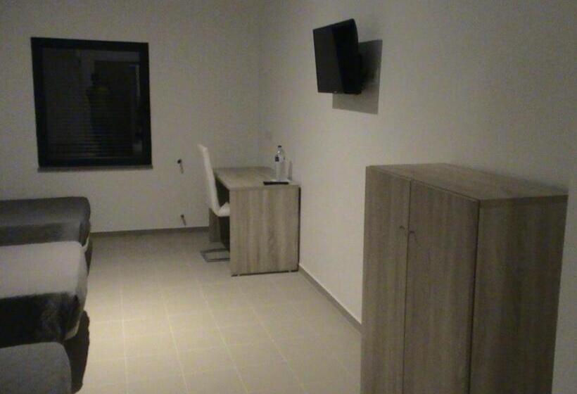 پانسیون Rm Newhost 2015 / Casadochico