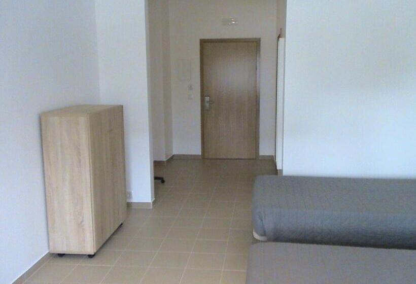 پانسیون Rm Newhost 2015 / Casadochico