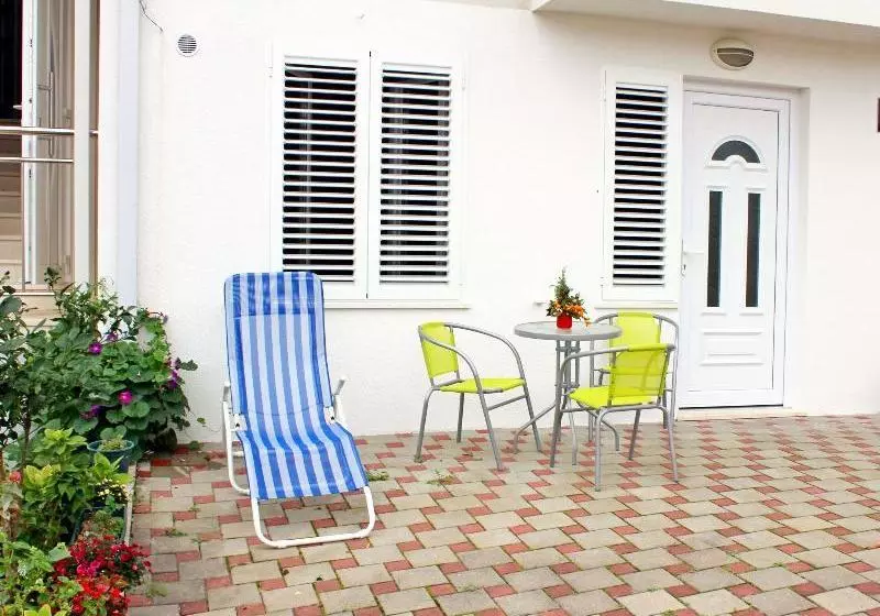 Hotelli Apartments Mira