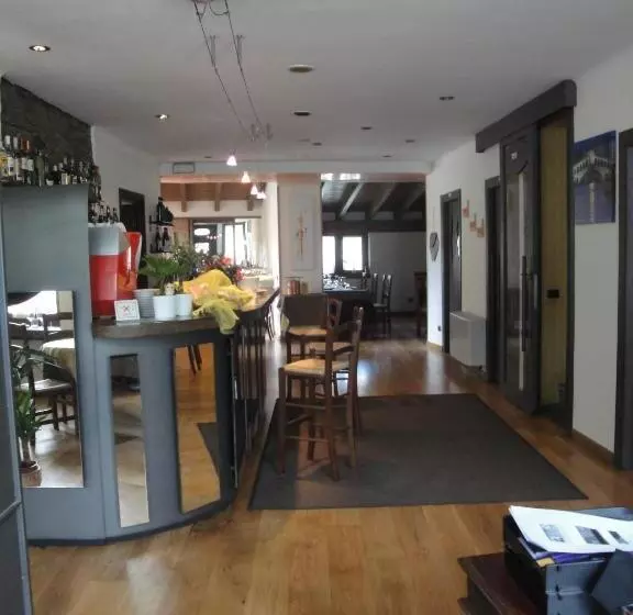 Hotelli Locanda Del Brinsc