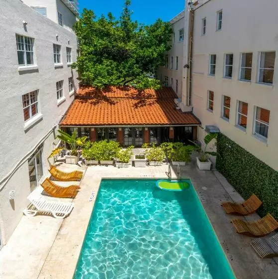 Cento Collins Stays By Mercury South Beach