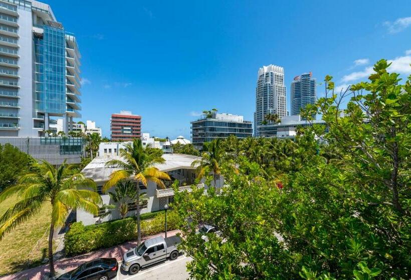 Cento Collins Stays By Mercury South Beach