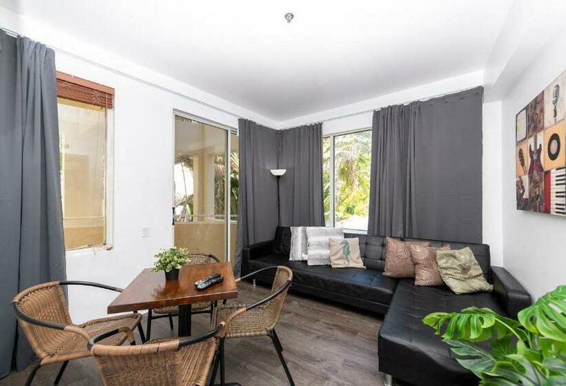 Cento Collins Stays By Mercury South Beach