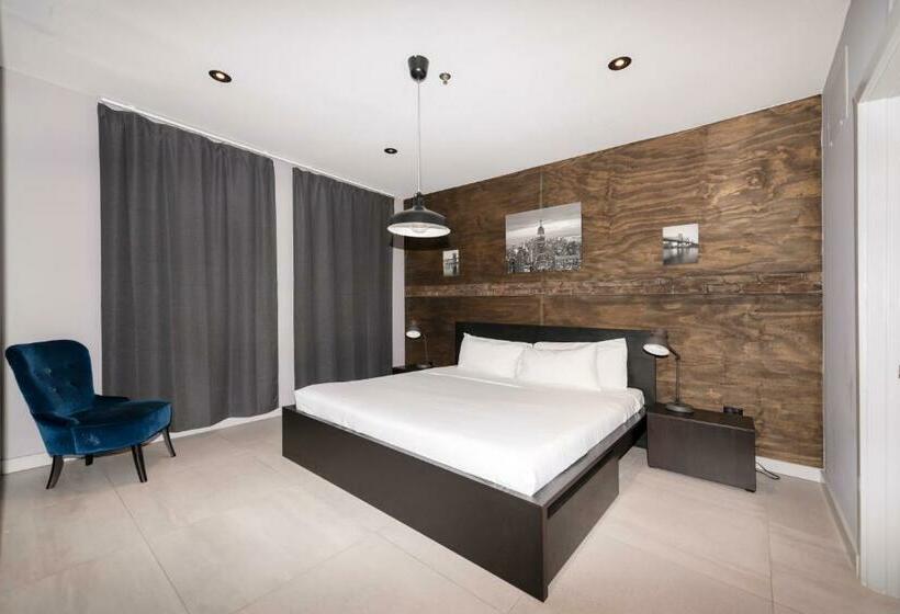 Cento Collins Stays By Mercury South Beach