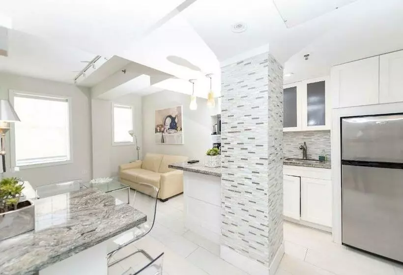 Cento Collins Stays By Mercury South Beach