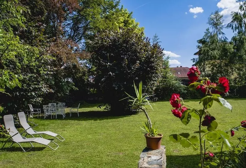 Hotelli Garni Seerösl Am Wörthersee , Kärnten