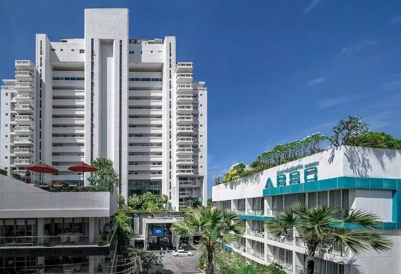 Andaman Beach Suites Hotel, Patong Phuket