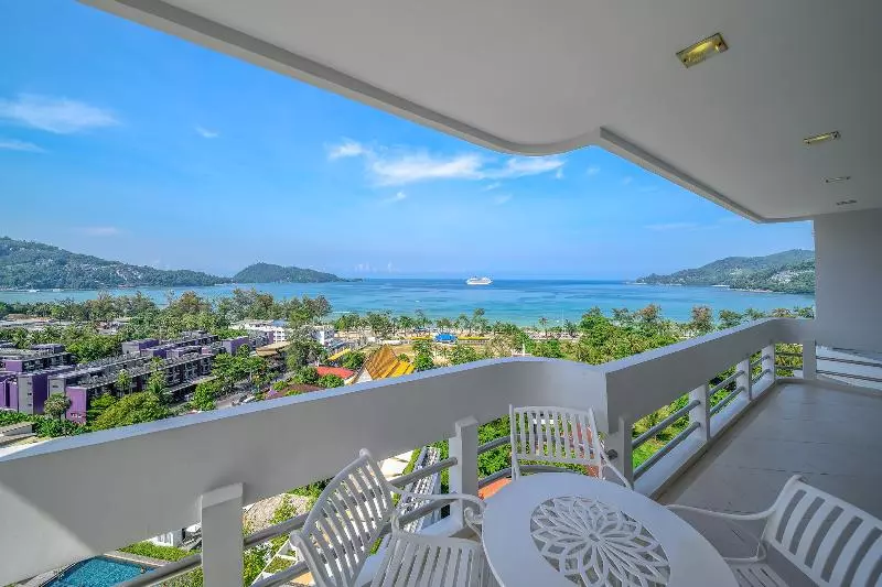 Andaman Beach Suites Hotel, Patong Phuket