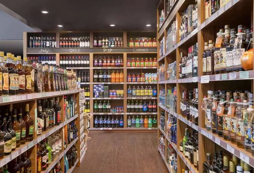 Отель Baymont By Wyndham Medicine Hat