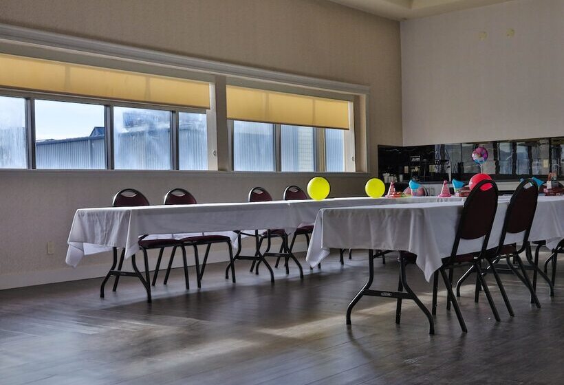 هتل Baymont By Wyndham Medicine Hat