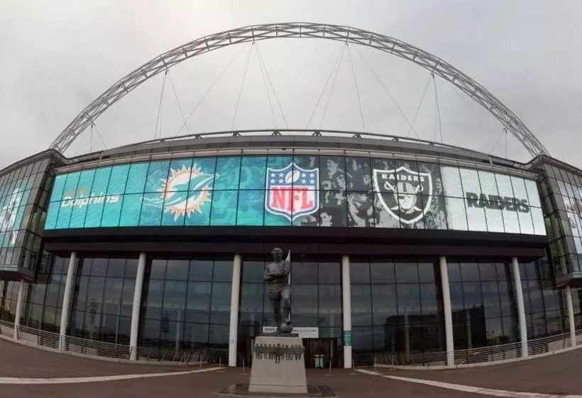 Отель Euro  London Wembley
