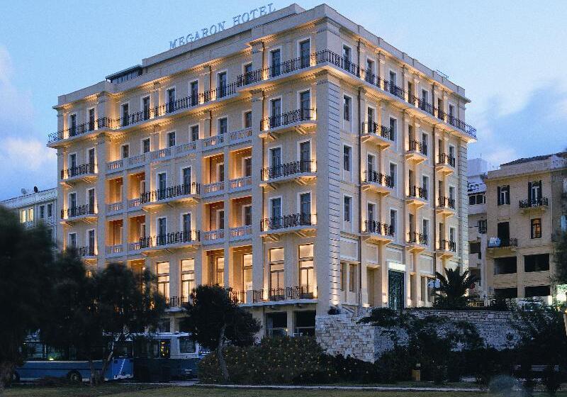 בית מלון כפרי Gdm Megaron, Historical Monument