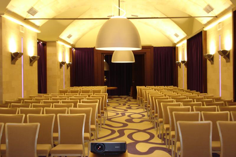 בית מלון כפרי Gdm Megaron, Historical Monument