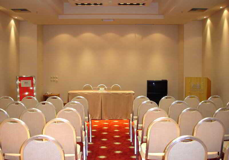 בית מלון כפרי Gdm Megaron, Historical Monument