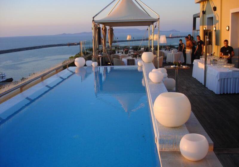 בית מלון כפרי Gdm Megaron, Historical Monument